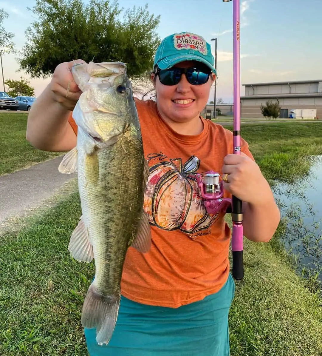 Guide for Choosing the Best Women's Fishing Pole Plusinno Guide for Choosing the Best Women's Fishing Pole Plusinno